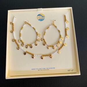 NEW! C&C California Earring and Necklace Set